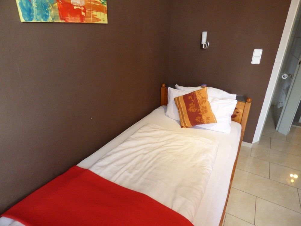 Hotel Art Inn Dinslaken Bagian luar foto