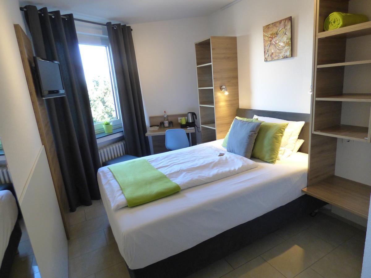 Hotel Art Inn Dinslaken Bagian luar foto
