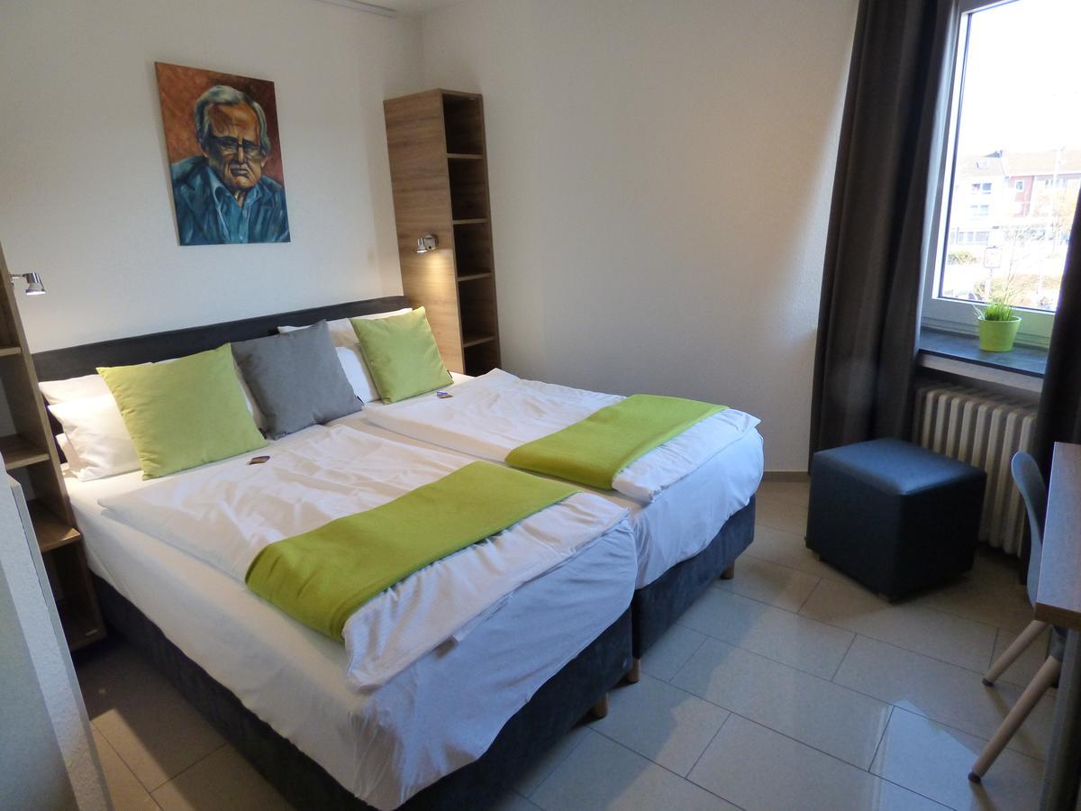 Hotel Art Inn Dinslaken Bagian luar foto
