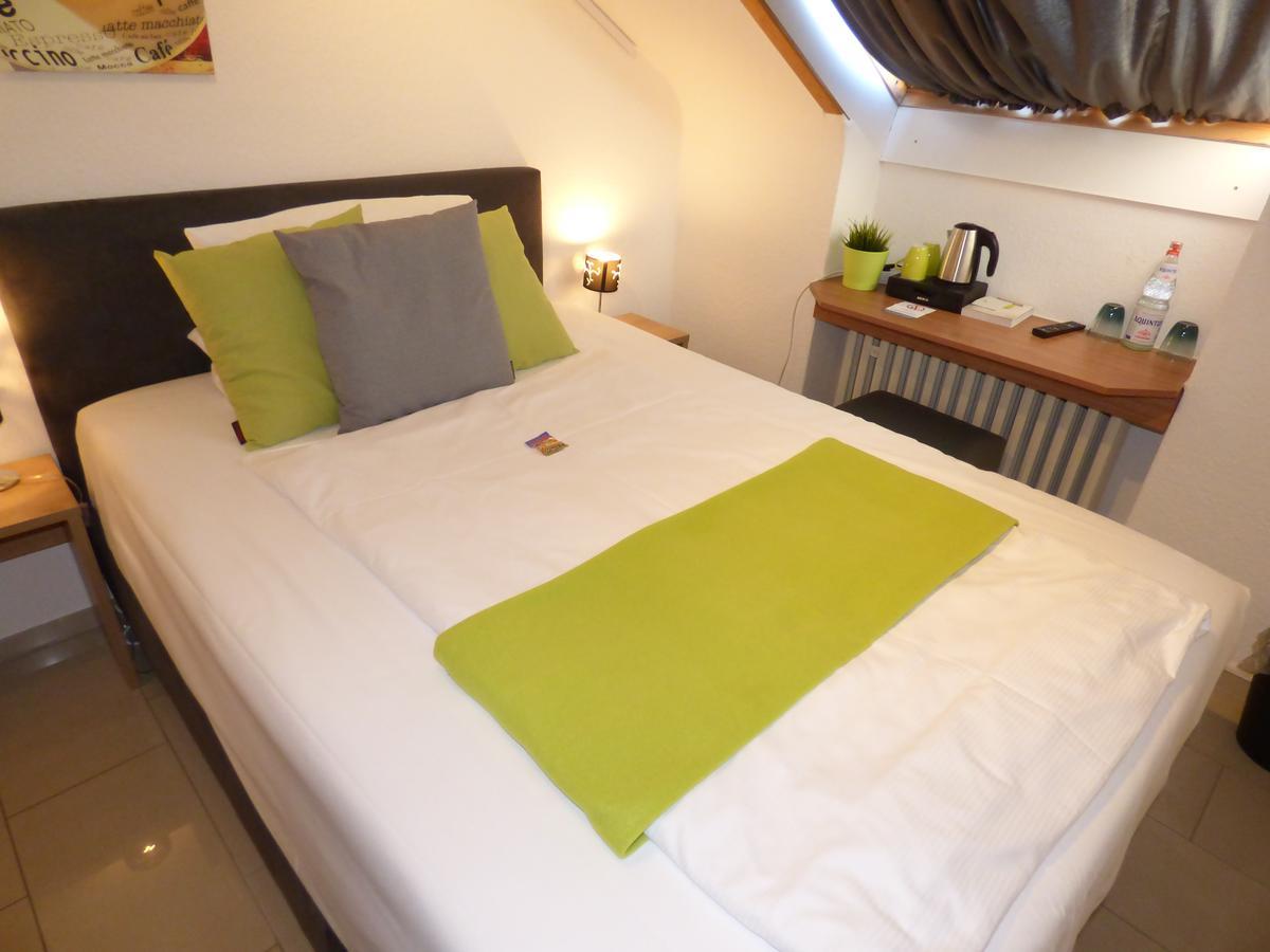 Hotel Art Inn Dinslaken Bagian luar foto