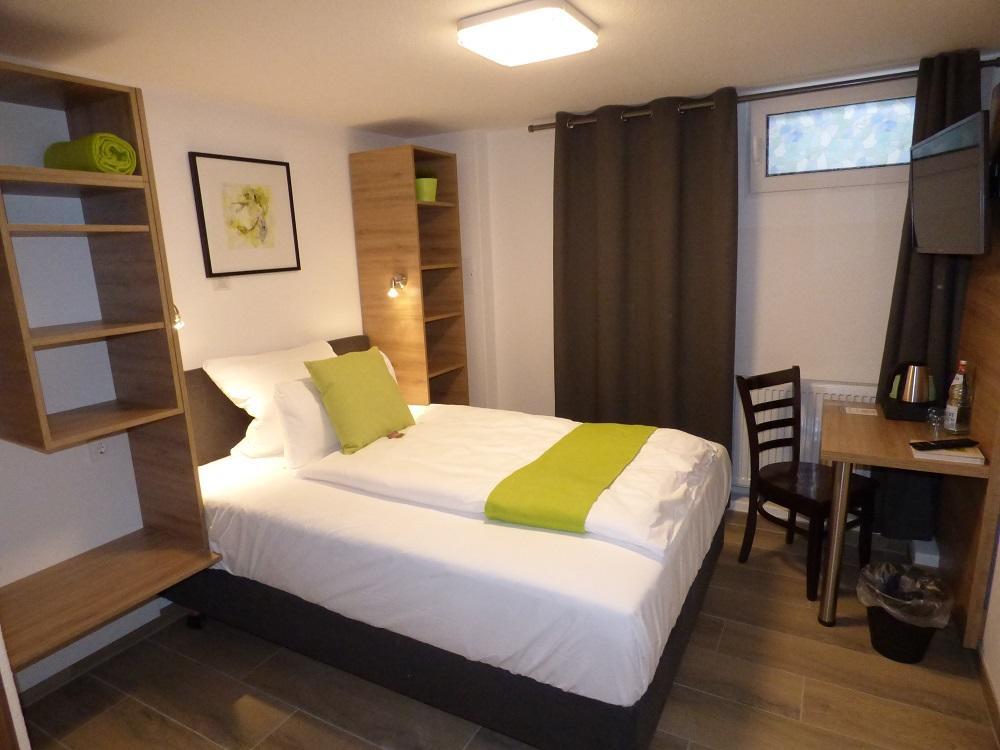 Hotel Art Inn Dinslaken Bagian luar foto