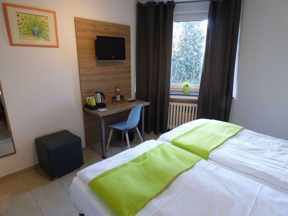 Hotel Art Inn Dinslaken Bagian luar foto